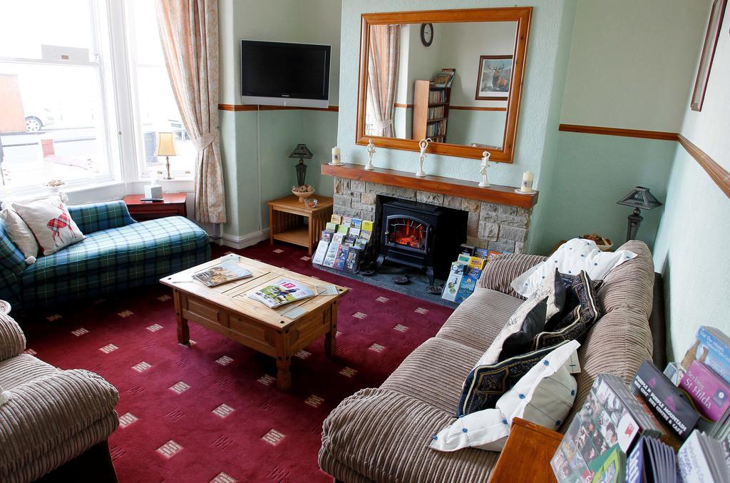 The Stuart House Hotel Скарбъро Стая снимка