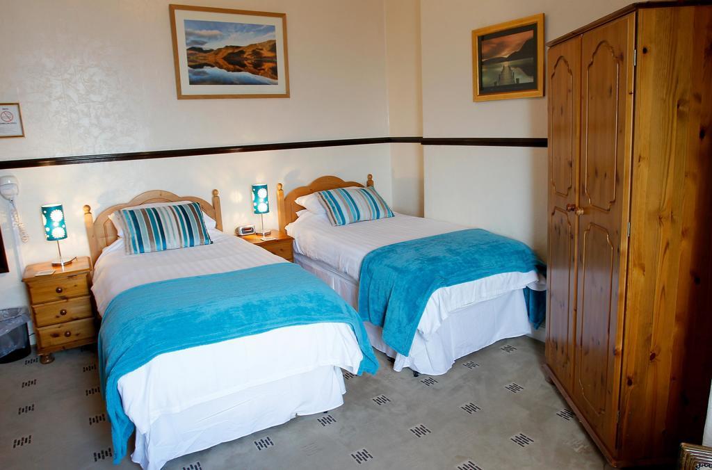 The Stuart House Hotel Скарбъро Стая снимка